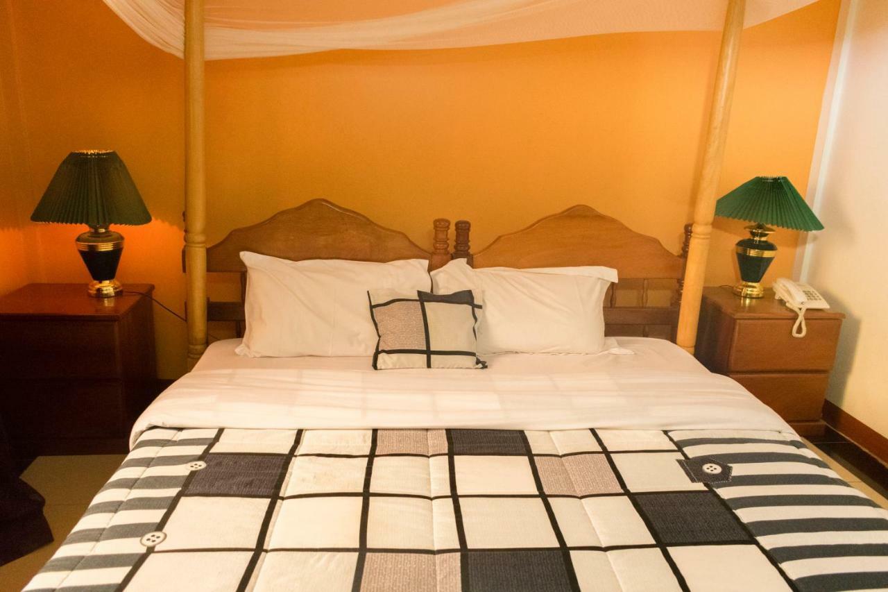 Kayegi Hotel Mbale ภายนอก รูปภาพ