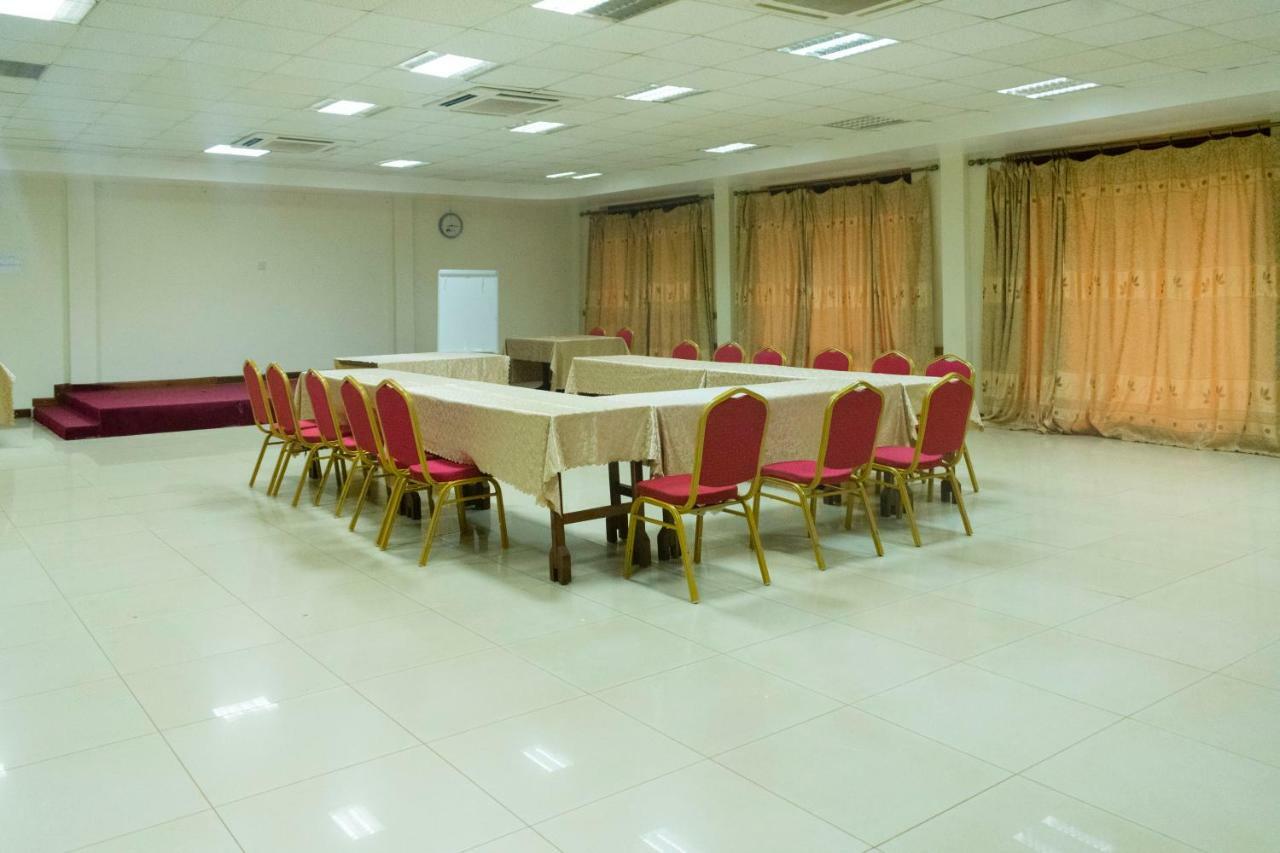 Kayegi Hotel Mbale ภายนอก รูปภาพ